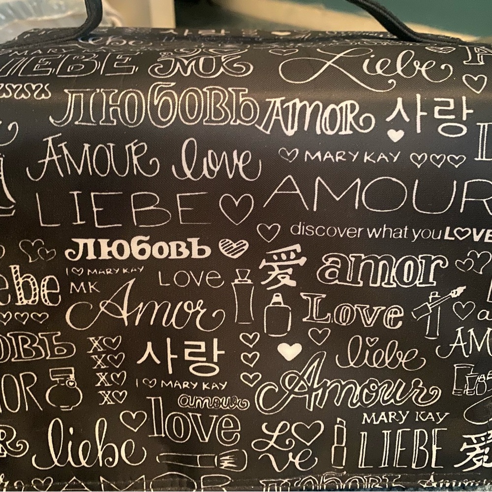 Mary Kay Roll up make up bag